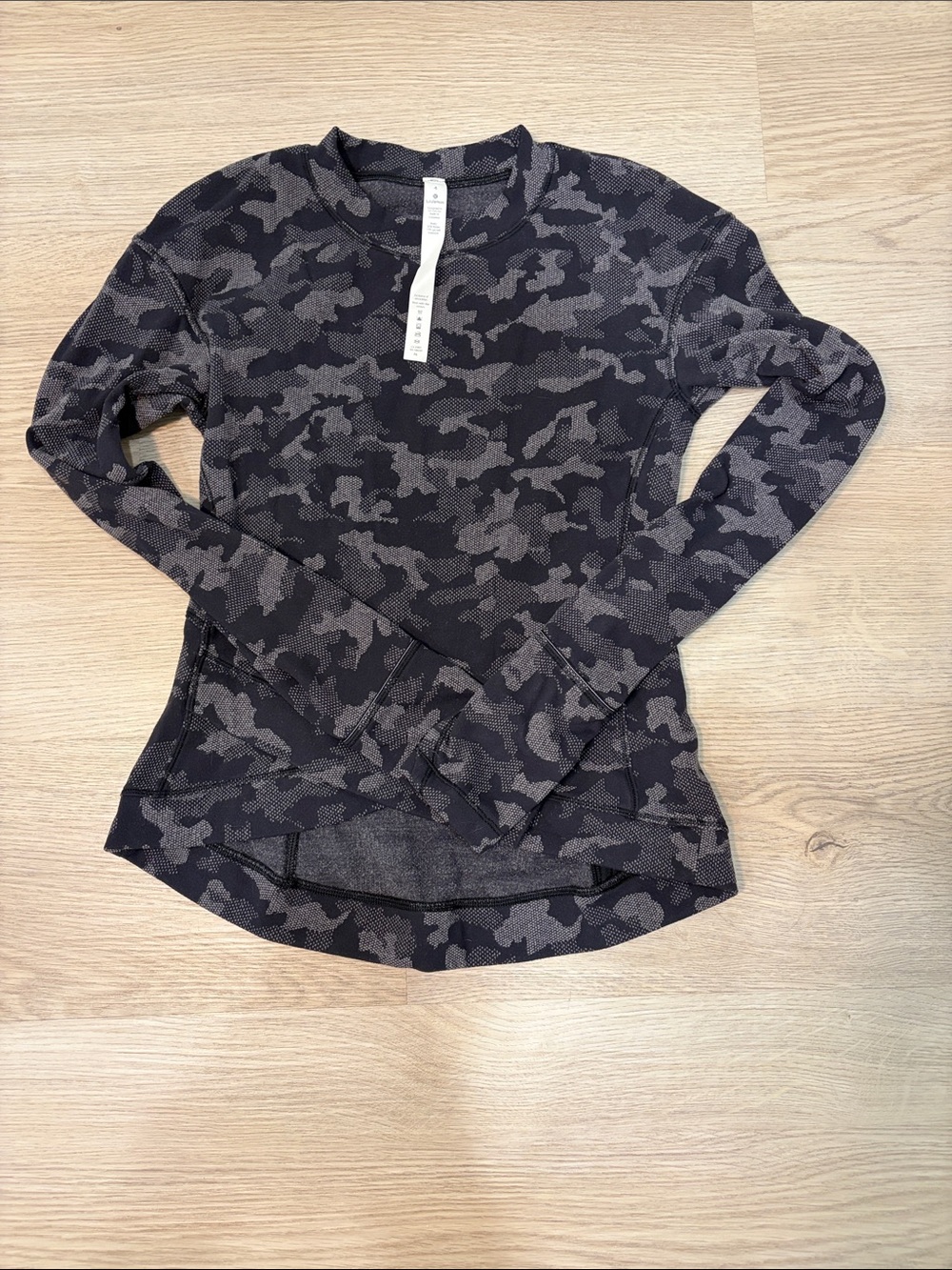 lululemon athletica Women’s Long Sleeve Camo Thermal Top - Black & Grey